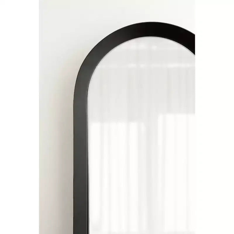 Specchio da parete a capsula in metallo nero 10"x40"