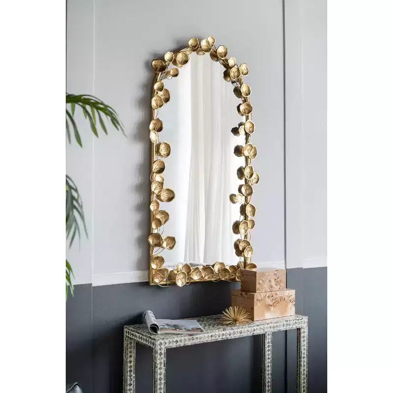 Specchio a figura intera ad arco 51.5"x29" con dettagli a foglia dorata – Oro