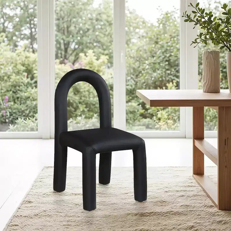 Set di 2 sedie da pranzo in pelle vegana con gambe in metallo – Stile moderno