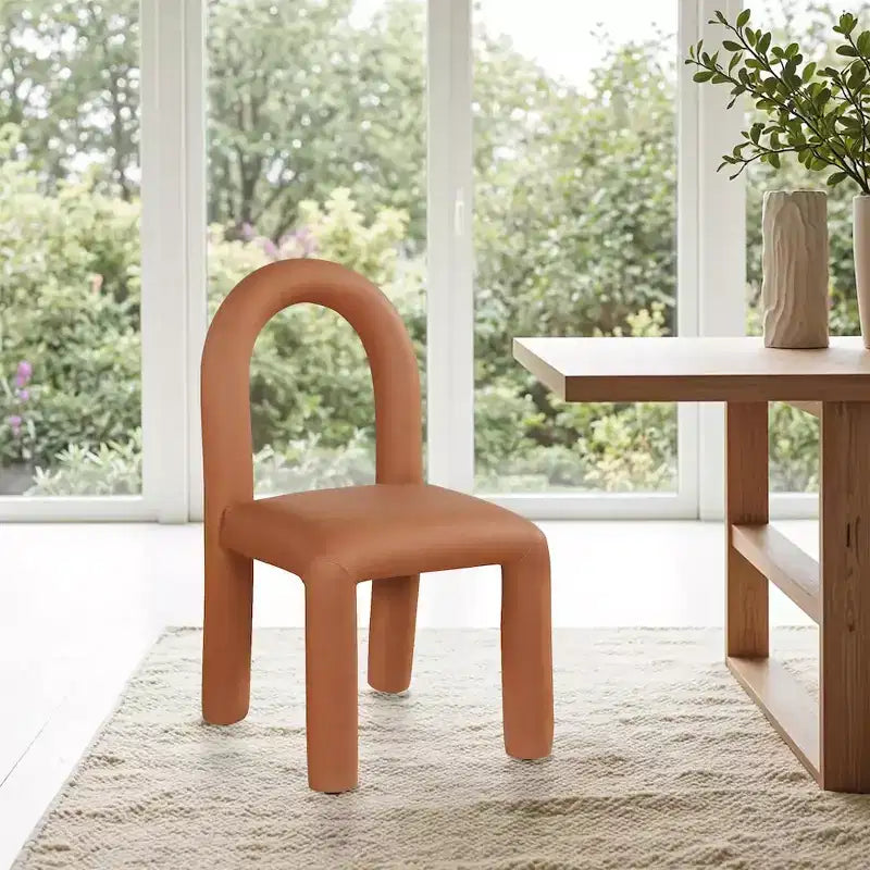 Set di 2 sedie da pranzo in pelle vegana con gambe in metallo – Stile moderno