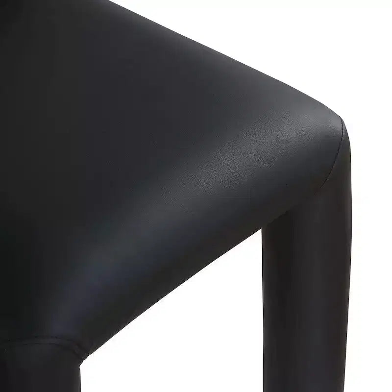 Set di 2 sedie da pranzo in pelle vegana con gambe in metallo – Stile moderno