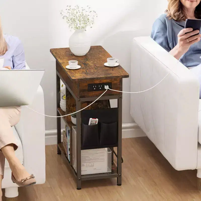 Tavolino con ripiano, tasca portaoggetti, porte USB e prese di corrente per piccoli spazi in camera da letto