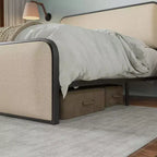 Struttura letto king-size in metallo con testiera curva imbottita e contenitore