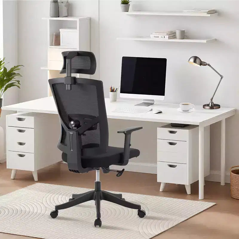 Sedia da ufficio a schienale alto in rete, colore nero/grigio, con braccioli, supporto lombare e poggiatesta regolabili, monoposto