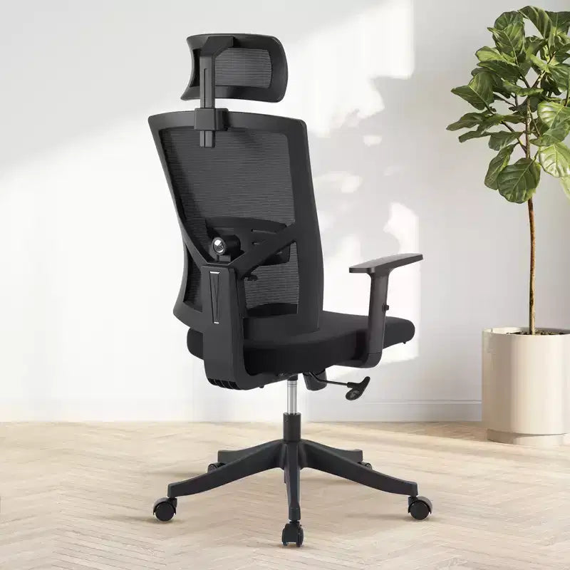 Sedia da ufficio a schienale alto in rete, colore nero/grigio, con braccioli, supporto lombare e poggiatesta regolabili, monoposto