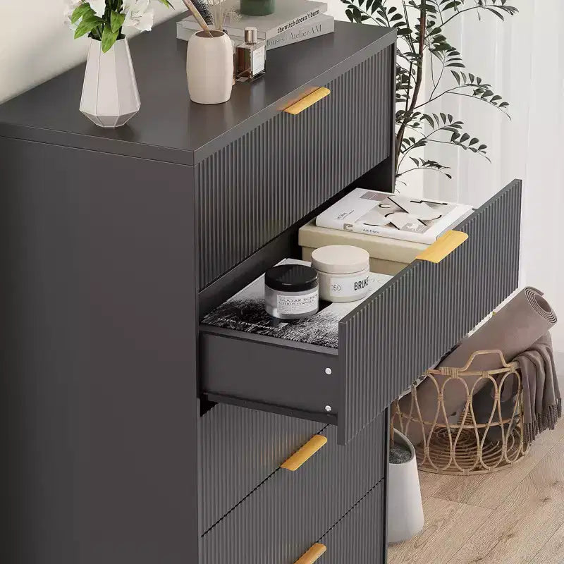 Cassettiera a 5 cassetti scanalata per camera da letto, cassettiera moderna alta 120 cm con maniglie in metallo dorato, cassettiera in legno per armadio, corridoio, ingresso