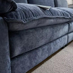 Divano moderno a L a 3 posti con braccioli e poggiapiedi, con cuscino superiore da 120" – Beige