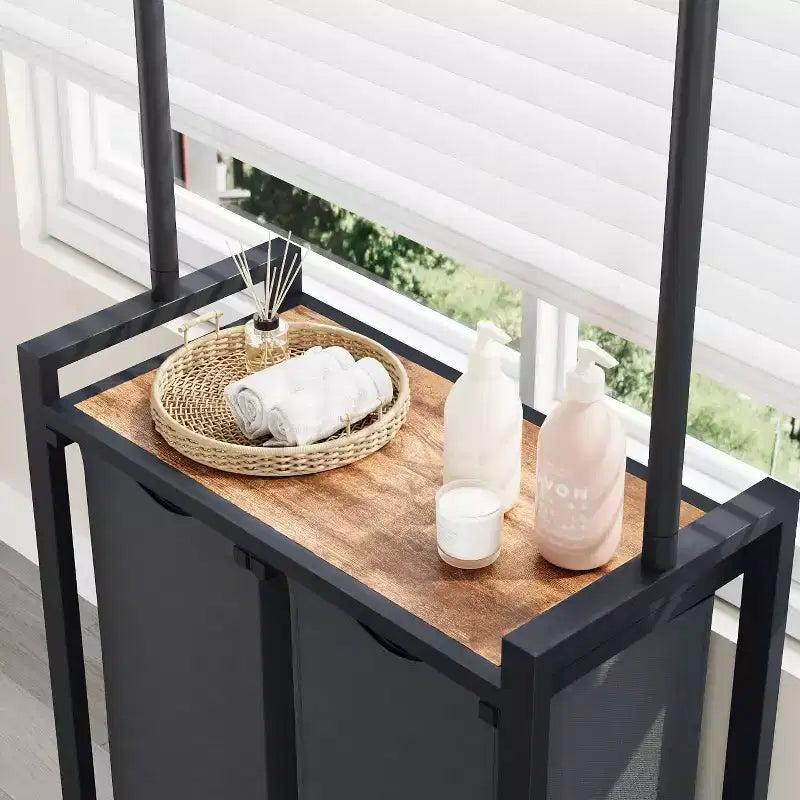 Cesto Portabiancheria con Appendiabiti e Ripiano, Carrello Avvolgibile con Ruote Bloccabili, Organizzatore a Cestino per Lavanderia Camera da Letto Bagno