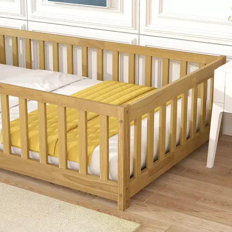 Letto a Pavimento Singolo con Recinzione e Porta – Letto Montessori per Bambini in Legno Massello di Gomma