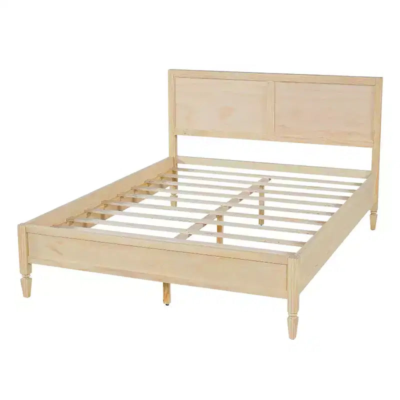 Letto con struttura a piattaforma Queen/King e testiera classica a pannelli