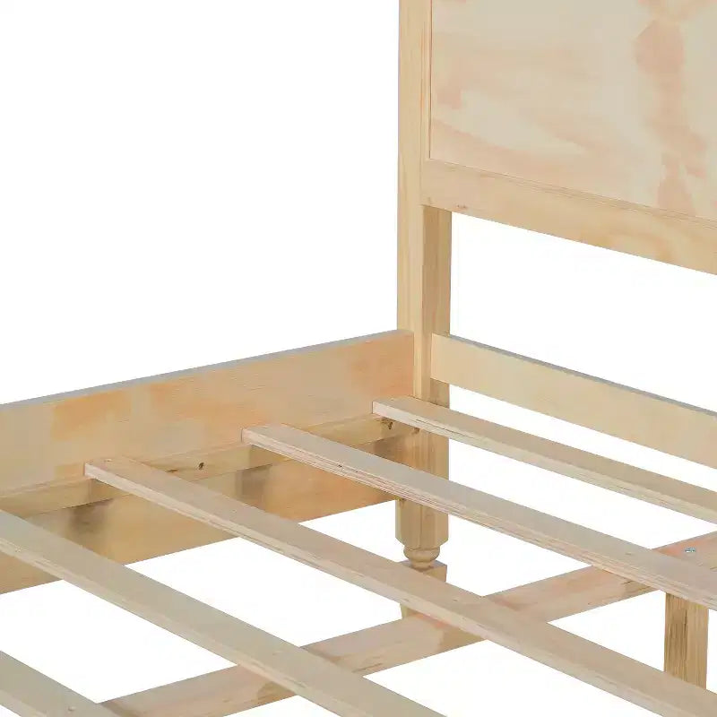 Letto con struttura a piattaforma Queen/King e testiera classica a pannelli