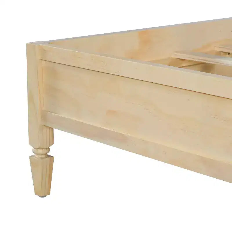 Letto con struttura a piattaforma Queen/King e testiera classica a pannelli