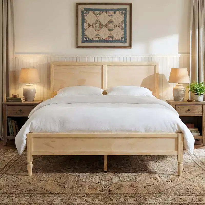 Letto con struttura a piattaforma Queen/King e testiera classica a pannelli