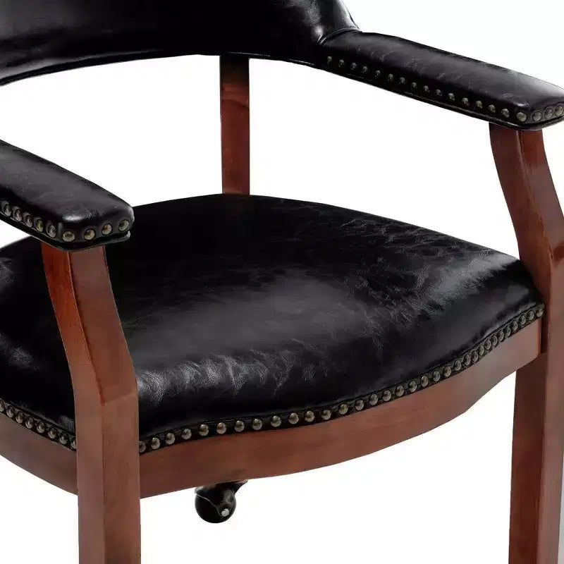 Poltrona in pelle vegana con ruote – Struttura in legno espresso e borchie decorative