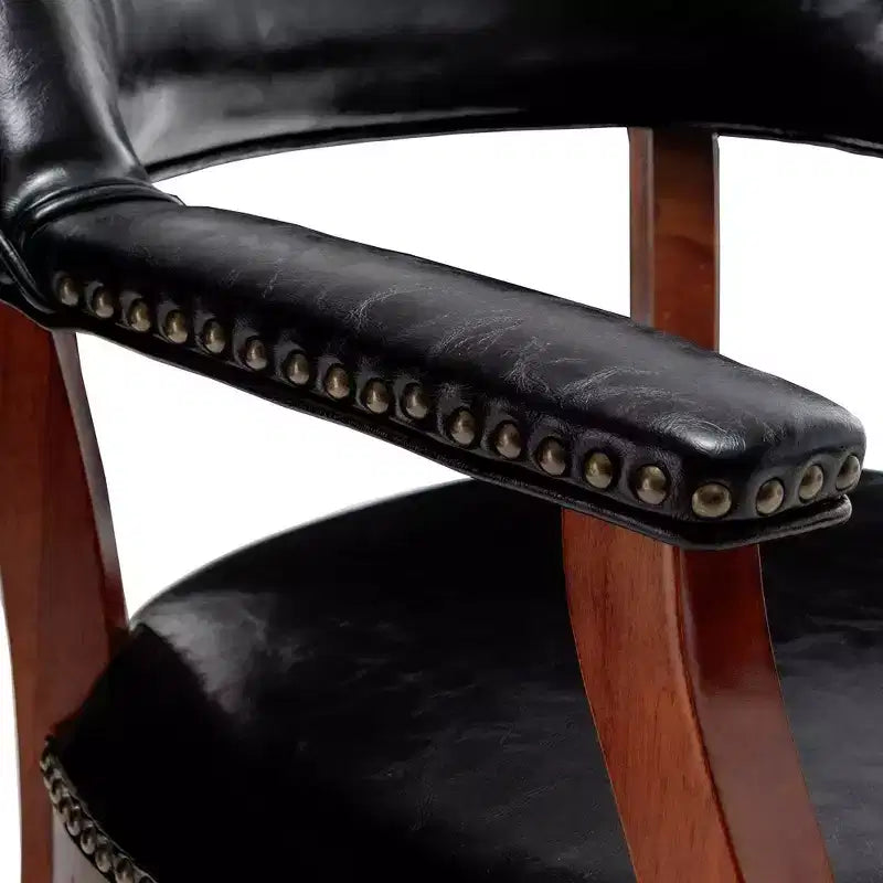 Poltrona in pelle vegana con ruote – Struttura in legno espresso e borchie decorative