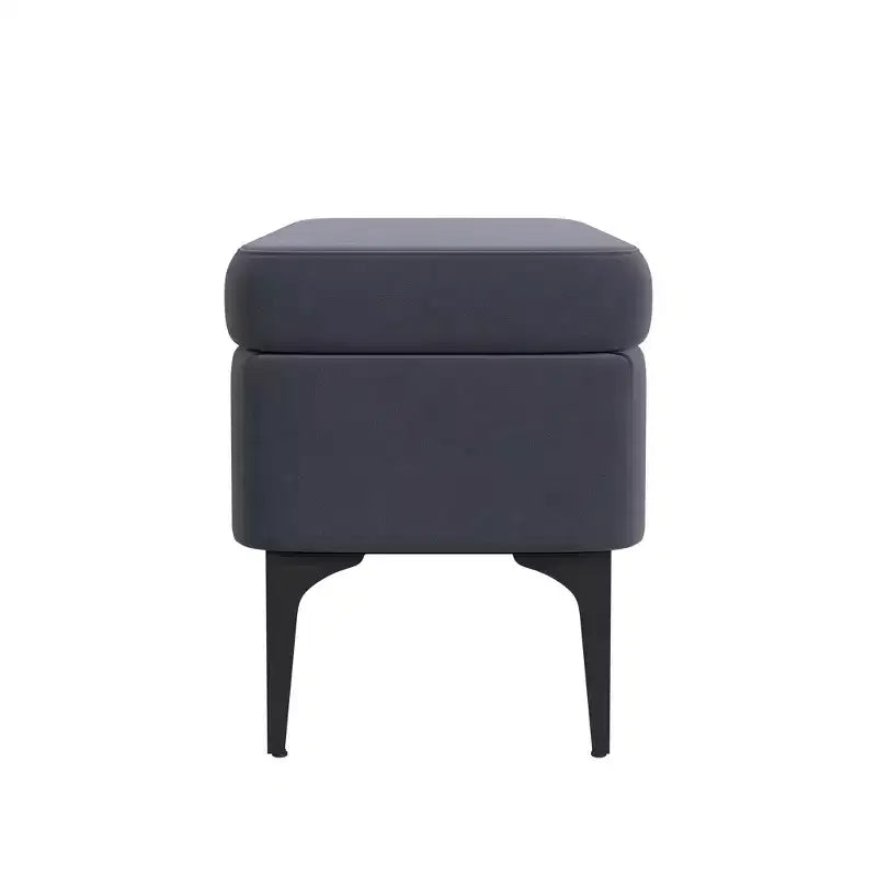 Grande panca contenitore moderna con gambe in metallo nero opaco
