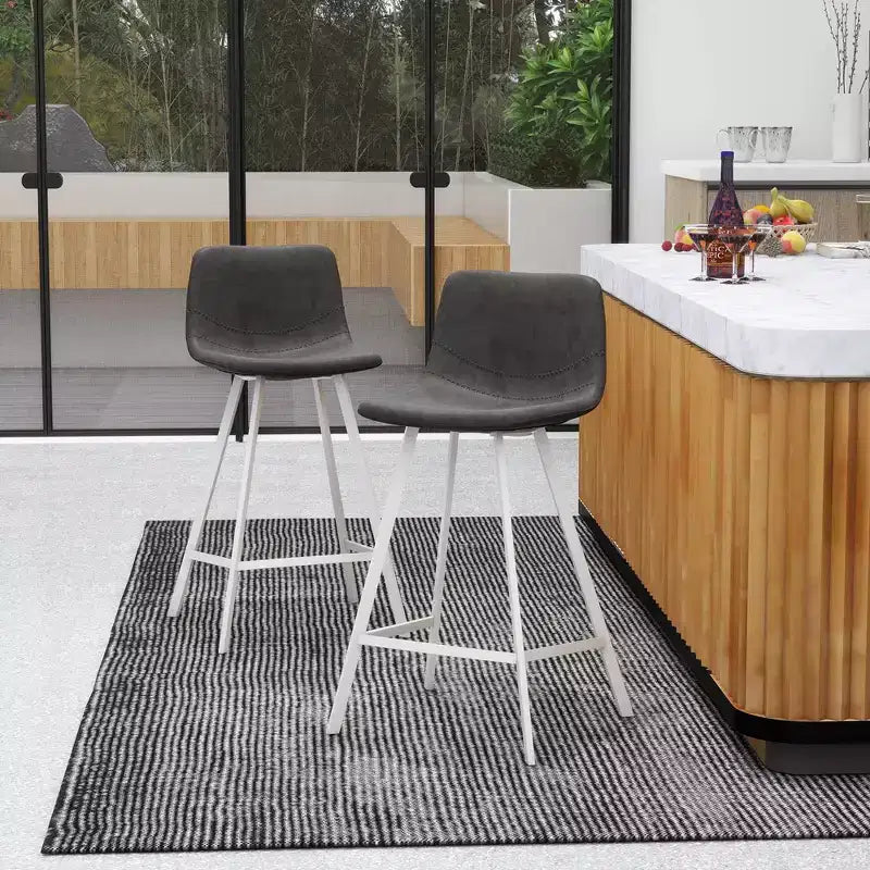 Sgabello da bar imbottito in pelle da 35" con base in acciaio inossidabile